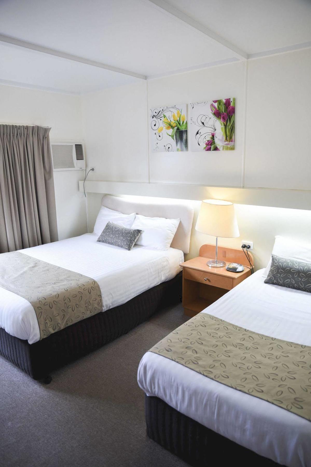 Charleville Motel 外观 照片